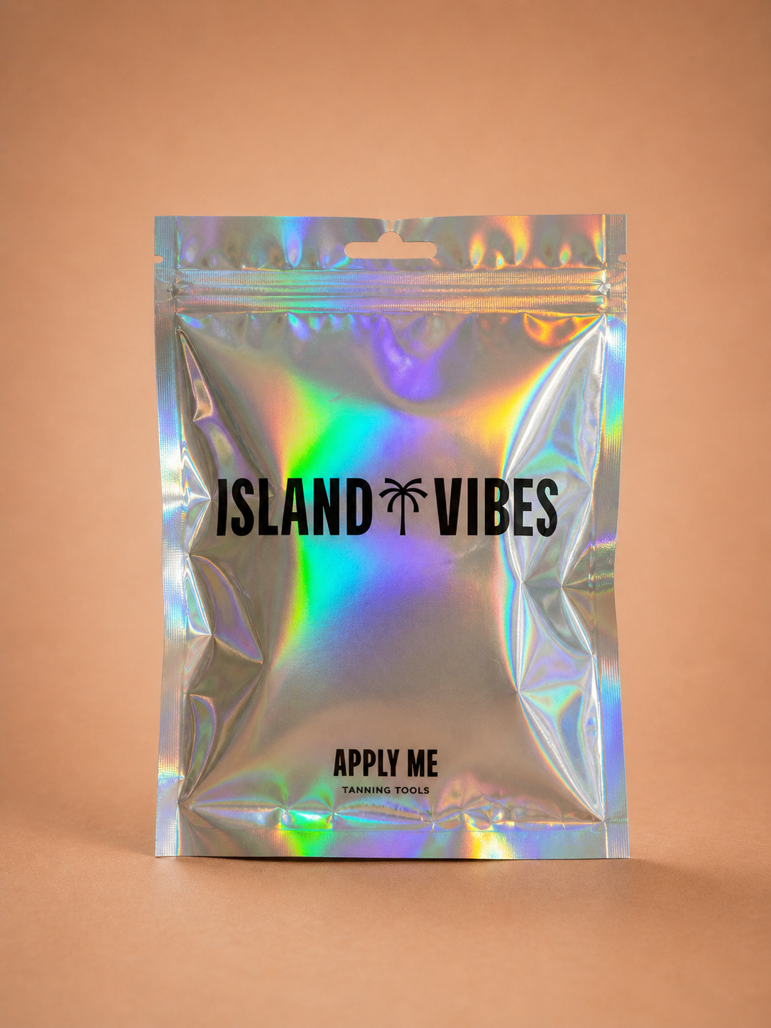 Island Vibes Apply Me tanning mitt close up