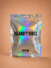 Island Vibes Apply Me tanning mitt close up