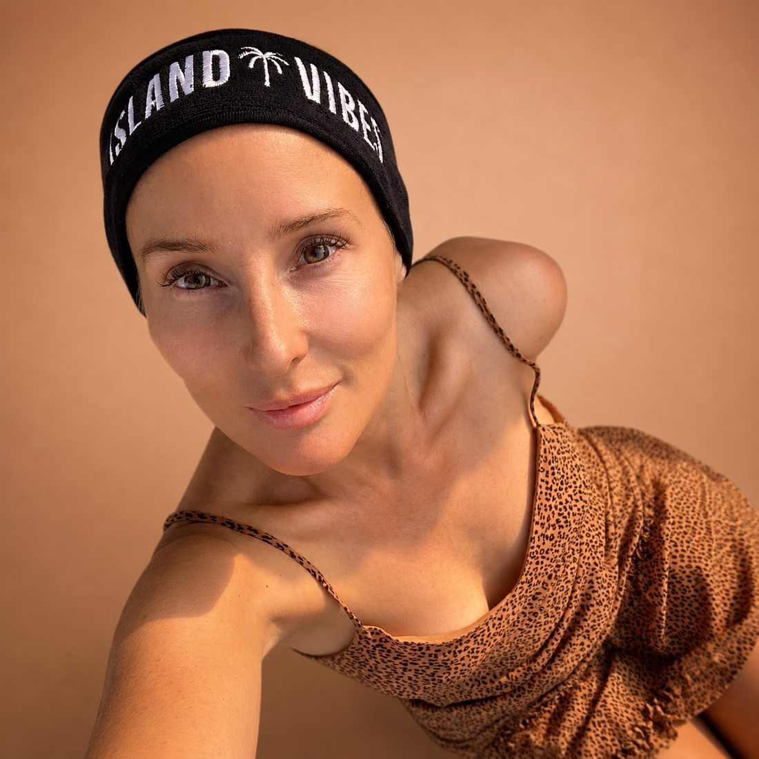Island Vibes Luxe tanning headband for self tan prep